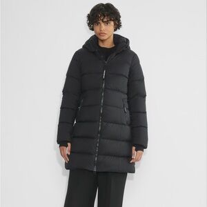 NWT: ARITZIA The SuperSnug Puff™ Mid - cliMATTE™ SIZE S